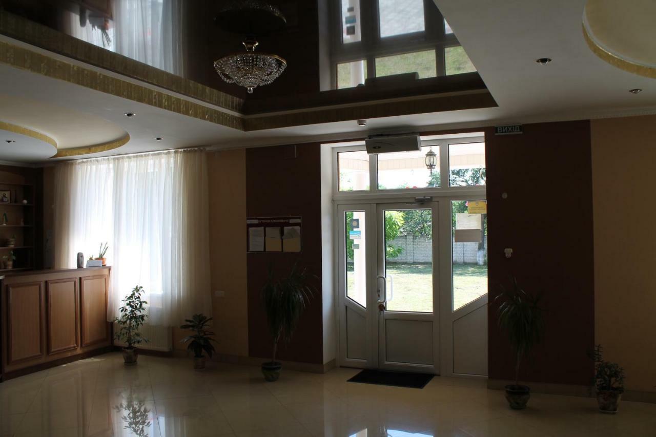 Kremin Hotel Kremenetsʼ Exterior foto